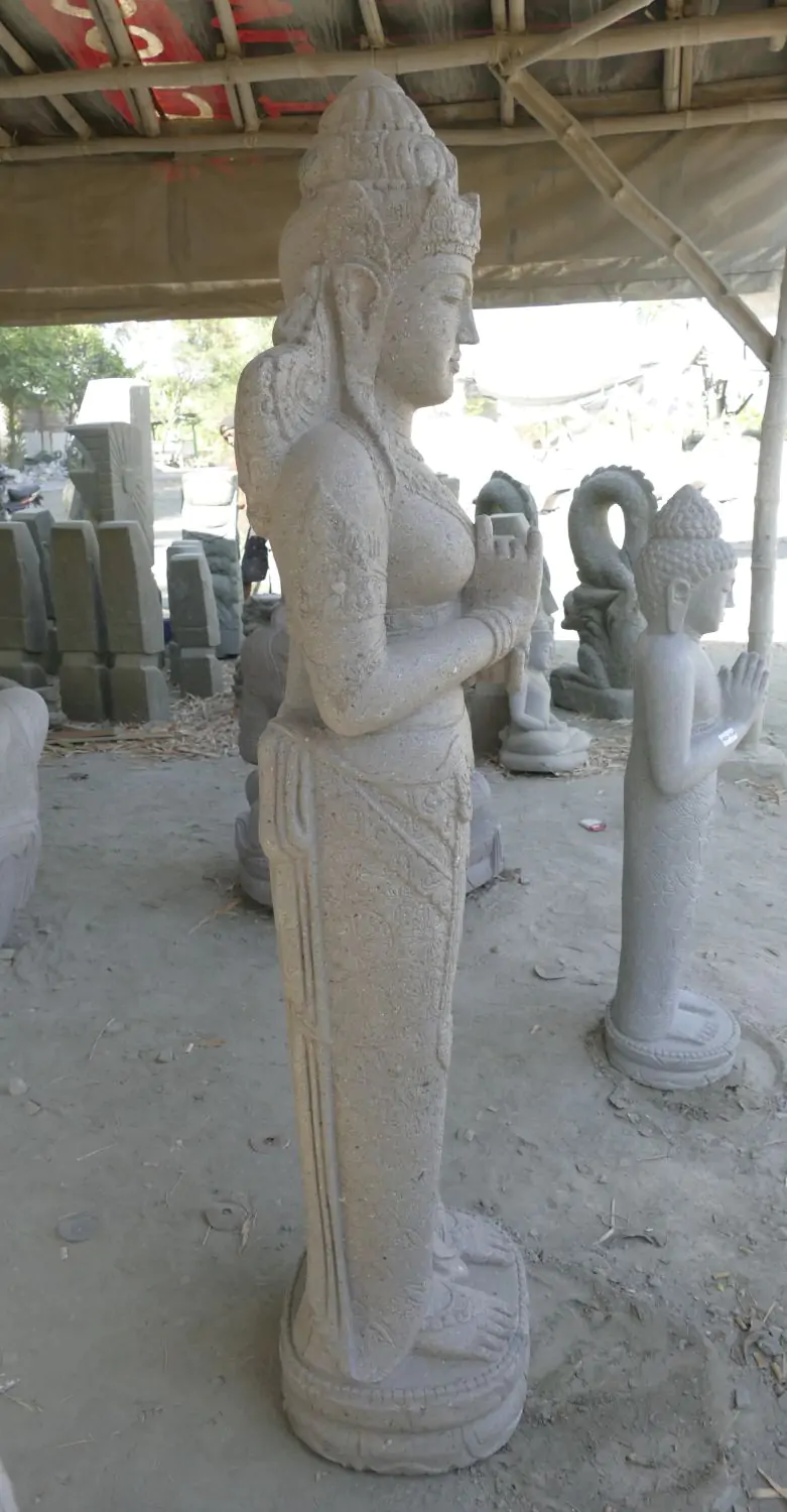  Product image 4 of the product “Standing Sri Dewi. Made from riverstone. Height 175cm ”